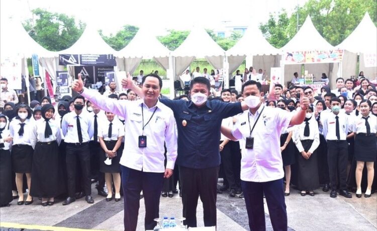 Gubernur Sumsel H Herman Deru memberikan kuliah umum kepada mahasiswa dan mahasiswi Poltekpar Palembang