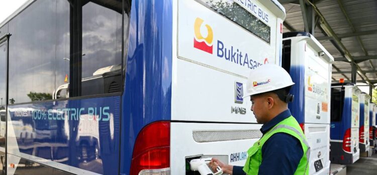 PTBA mulai mengoperasikan 10 Unit bus listrik untuk kendaraan tambang