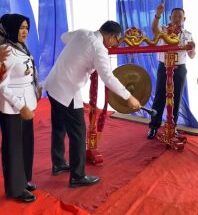 Bupati Empat Lawang H Joncik Muhammad melaunching aksi bergizi dan pemberian tablet darah bagi pelajar putri tingkat SLTA yang bertempat di halaman SMA Negri 1 Tebing Tinggi,