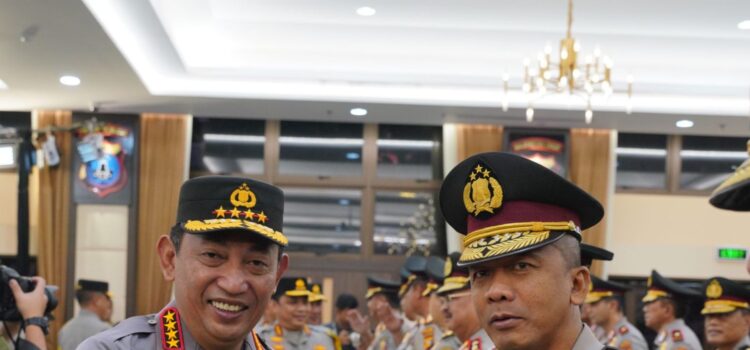 Kapolri Jenderal Pol Listyo Sigit Prabowo saat bersama Wakapolda Sumsel, Irjen Pol Rudi Setiawan SIK MH, Sabtu (31/12/2022) di Mabes Polri