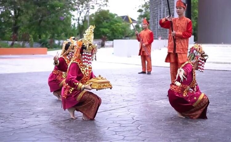 Salah satu tarian tradisional asal Sumatra Selatan
