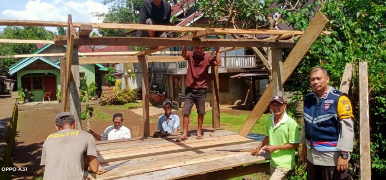 Tingkatkan Kewaspadaan Gangguan Kamtibmas, Bhabinkamtibmas Polsek Dempo Selatan Cek Pos Kamling