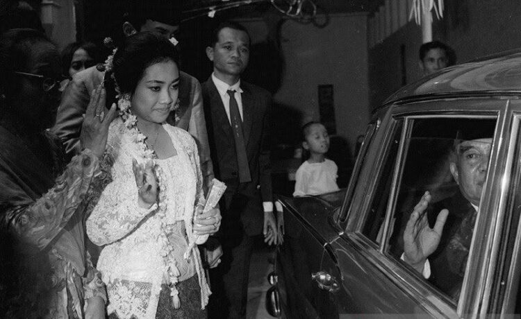 Ibu Fatmawati Soekarno di rumah Jalan Sriwijaya Nomor 26 (Foto: Antara)