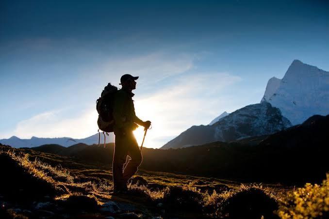 lustrasi mendaki gunung. (Foto: istimewa)