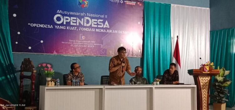 Anggota DPR RI Budiman Sudjatmiko pada Munas II OpenDesa, Minggu (22/1/2023) di Balai Pertemuan Desa Cigondewah Hilir Kecamatan Margaasih Kabupaten Bandung, Jawa Barat