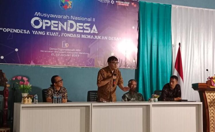 Anggota DPR RI Budiman Sudjatmiko pada Munas II OpenDesa, Minggu (22/1/2023) di Balai Pertemuan Desa Cigondewah Hilir Kecamatan Margaasih Kabupaten Bandung, Jawa Barat