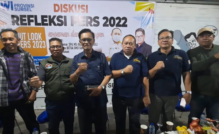 Diskusi Refleksi Akhir Tahun, Sabtu (31/12/2022) malam di sekretariat PWI Sumsel