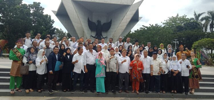 Kepengurusan Masyarakat Sejarawan Indonesia (MSI) Kota Palembang periode 2023 hingga 2008 resmi dikukuhkan oleh Dr. Nyimas Umi Kalsum MHum mewakili Ketua MSI Provinsi Sumsel di Monpera Palembang, Kamis (5/1/2023)
