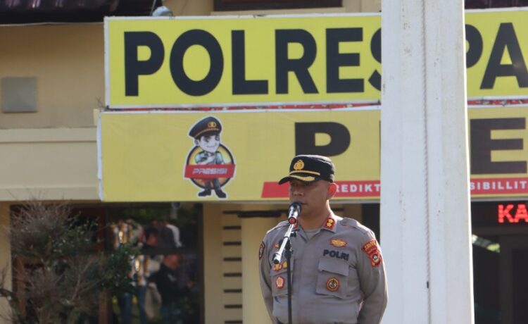 Kapolres Pagaralam Polda Sumsel, AKBP Arif Haraono SIK MH memimpin apel pagi, Selasa (10/1/2023)