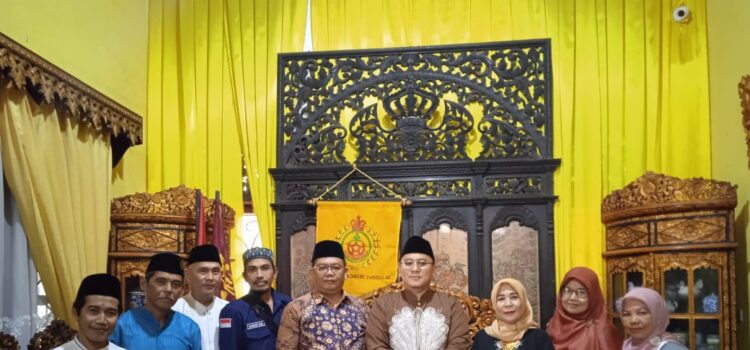 Jajaran pengurus Forum Komunikasi Rumah Tahfiz Darussalam Kota Palembang (FKRTD) Kota Palembang bersilaturahmi ke Istana Adat Kesultanan Palembang Darussalam KPD), Kamis (12/1/2023)