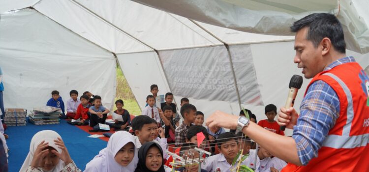 program PLN Mengajar di salah satu sekolah dasar di Kabupaten Cianjur