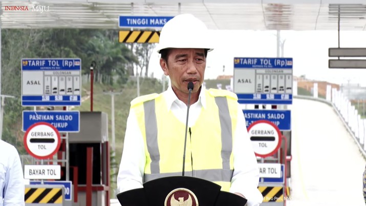 Presiden Joko Widodo melakukan Peresmian Jalan Tol Ruas Pekanbaru - Padang, Seksi Pekanbaru - Bangkinang