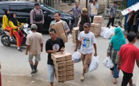 PLN UP3 Lahat bersama Yayasan Baitul Maal (YBM) PLN UID S2JB menyalurkan bantuan berupa sembako, pakaian, peralatan masak, material bangunan, dan obat - obatan kepada Korban yang terdampak Banjir Bandang.