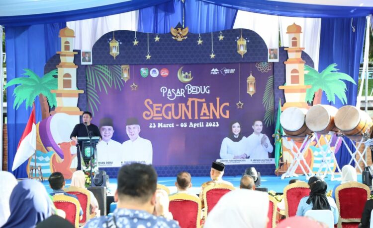 Gubernur Sumsel H Herman Deru saat membuka Pasar Bedug Seguntang