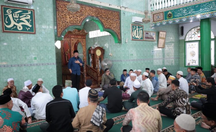 Herman Deru Safari Jumat di Masjid Nurul Iman Kelurahan 9/10 Palembang