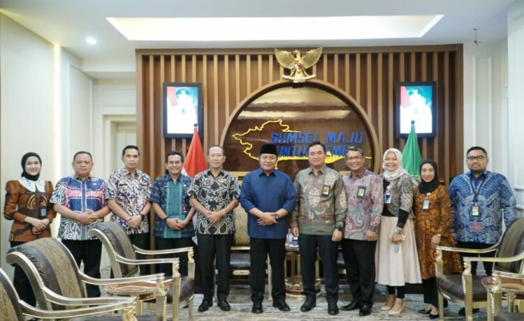 Gubernur Sumsel H. Herman Deru menerima audiensi General Manager PT Kilang Pertamina Internasional Refinery Unit III beserta rombongan di ruang tamu Gubernur, Jumat (24/3) siang