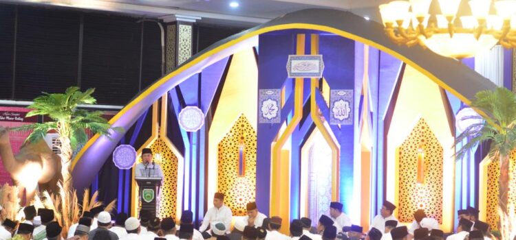 Herman Deru dalam sambutannya pada safari Ramadhan dan Sholat Tarawih berjamaah dengan   para guru dan  Kepala Sekolah SMA/SMK  di lingkungan Dinas Pendidikan Sumsel  bertempat di Griya Agung, Minggu (26/3)  malam.