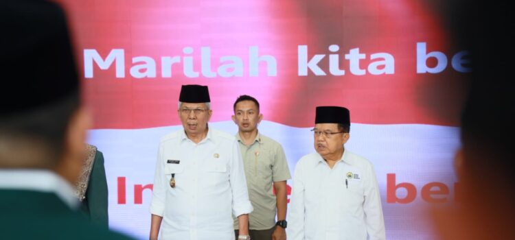 Wagub Sumsel H Mawardi Yahya saat menemani Ketua Umum Dewan Masjid Indonesia Pusat Dr H M Jusuf Kalla