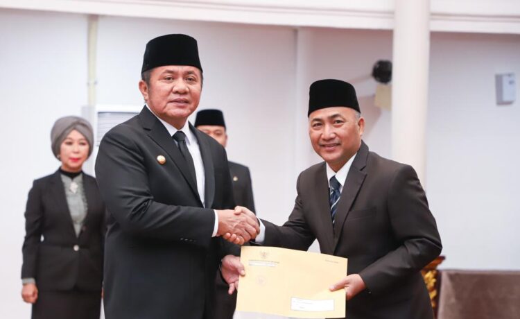 ubernur Sumsel H. Herman Deru secara resmi melakukan Pelantikan dan Pengambilan Sumpah Jabatan Pimpinan Tinggi Pratama Sekretaris Daerah (Sekda) Kabupaten Musi Banyuasin (Muba) di Griya Agung, Rabu (29/3) pag