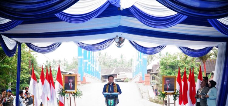 Jembatan Ayek Bayau Lintang Kanan