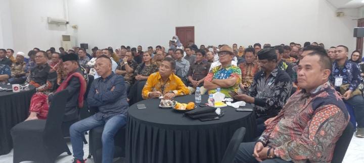 Suasana Rapat Kerja Nasional (Rakernas) SMSI pada HUT ke-6 SMSI di Hall Dewan Pers, Jakarta, Selasa (7/3/2023) malam