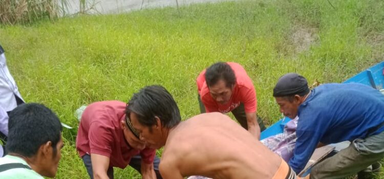  Banjir bandang yang melanda sejumlah wilayah di Kabupaten Lahat, Sumsel, menghanyutkan sejumlah rumah dan memutus akses lintas kabupaten menuju Kota Pagar Alam