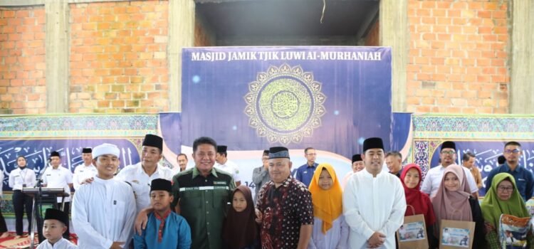 Gubernur Sumsel H Herman Deru berbagi kebahagiaan Ramadhan kepada ribuan anak yatim piatu di Sumsel