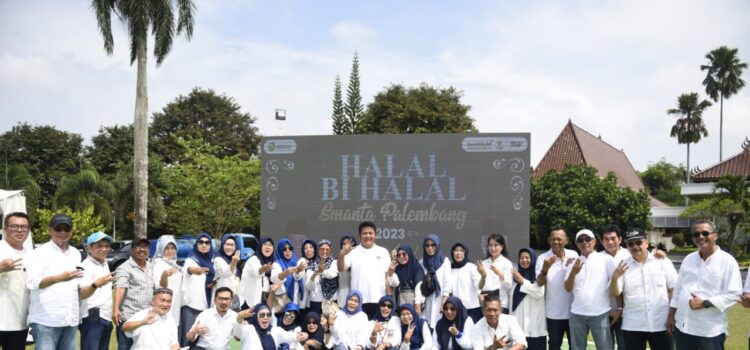 Gubernur Sumsel Herman Deru saat Halal Bihalal Bersama Alumni Smanta Palembang, Senin (24/4/2023) 