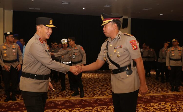 Kapolda Sumsel Irjen Pol A Rachmad Wibowo SIK  memimpin serah terima jabatan (Sertijab) Dirresnarkoba Polda Sumsel dan Kapolrestabes Palembang