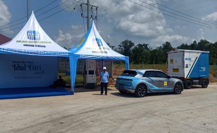 PLN menambahkan SPKLU Mobile untuk melayani pelanggan pengguna molis di wilayah prabumulih berupa SPKLU Mobile Ultra Fast Charging 200 kW