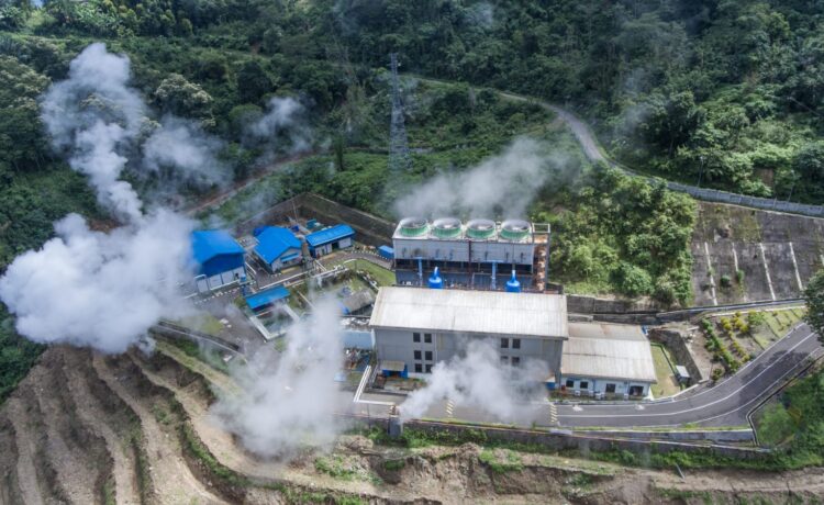 PLN bersama Asosiasi Geothermal Perancis melihat langsung ke proyek Geothermal Direct Use di kawasan padat penduduk Geothermie de Bagneux, Paris, Prancis yang dikelola dalam naungan Asosiasi GEODEEP, Rabu (18/4)