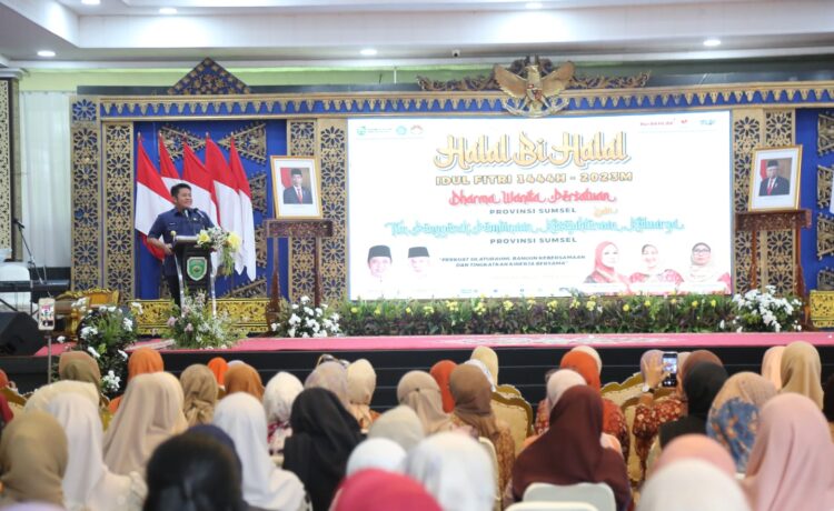 Gubernur Sumsel H. Herman Deru menghadiri acara Halal Bi Halal bersama Dharma Wanita Persatuan (DWP) dan TP. PKK Provinsi Sumsel, di Griya Agung Kamis (27/4) pagi