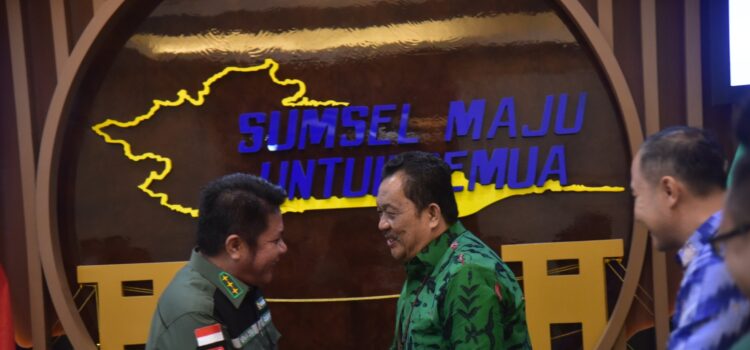 Gubernur Sumsel erman Deru ketika menerima audiensi Deputi BPS RI M. Habibullah di ruang tamu Gubernur Sumsel, Kamis (4/5)