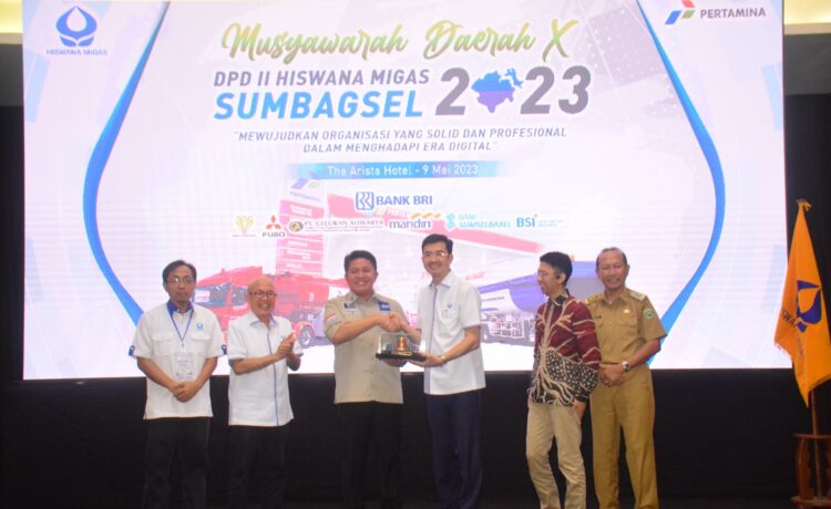 Gubernur  Herman Deru saat membuka Musyawarah Daerah (Musda)  X Dewan Pimpinan Daerah II Himpunan Hiswana Migas Sumbagsel bertempat di Ballroom Hotel Arista, Selasa (9/5)
