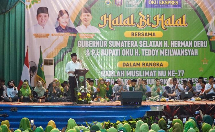 Gubernur Herman Deru saat menghadiri peringatan Hari Lahir Muslimat Nahdlatul Ulama (NU) Ke 77 dan Ulang Tahun OKU Ekspres Ke-16, bertempat di Gedung Kesenian Kabupaten OKU, Rabu (10/5) petang