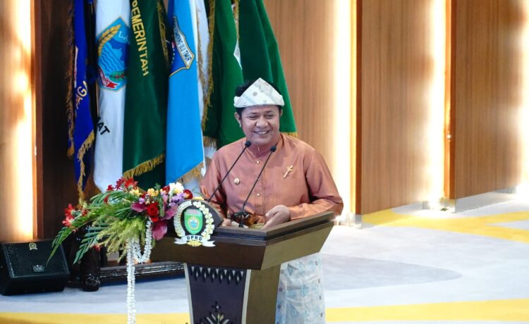 Gubernur Sumsel H Herman Deru menghadiri sidang  paripurna istimewa DPRD Provinsi Sumsel dalam rangka memperingati hari jadi Provinsi Sumsel ke-77 tahun 2023, di Gedung DPRD Provinsi Sumsel,  Senin (15/5) pagii