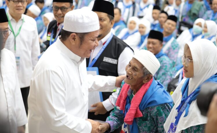 Gubernur Sumsel H Herman Deru secara resmi melepas keberangkatan  jemaah calon haji  yang tergabung dalam  kelompok terbang (Keloter) pertama asal Provinsi Sumsel menuju tanah suci pada musim haji 1444 hijriah/2023