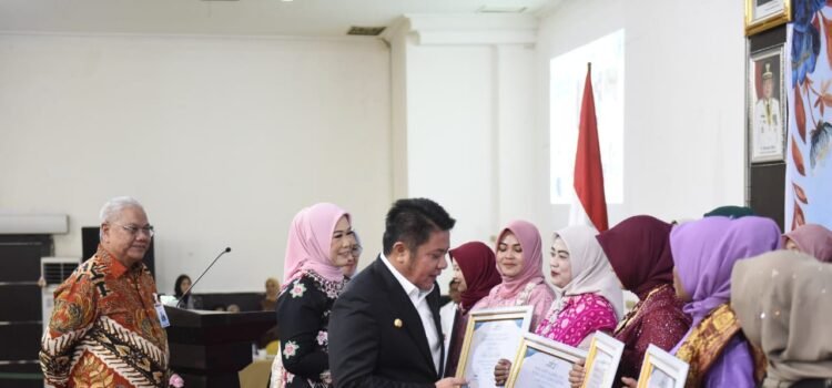 Gubernur Herman Deru saat pembukaan Peringatan Hari Kartini Tahun 2023 dan Pemberian Penghargaan kepada Perempuan Berjasa dan Berprestasi Kabupaten/Kota se Sumsel di bertempat di Hotel Swarna Dwipa, Rabu (31/5).