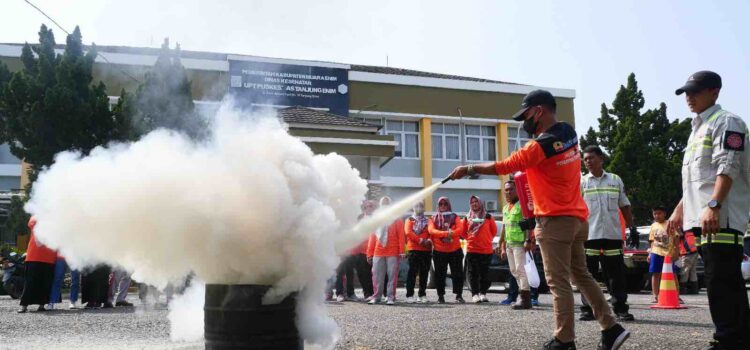 PT Bukit Asam Tbk (PTBA) menggelar pelatihan Emergency Response Plan (ERP) atau Tanggap Darurat Bencana bagi para karyawan Puskesmas Tanjung Enim