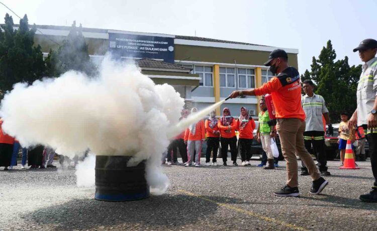 PT Bukit Asam Tbk (PTBA) menggelar pelatihan Emergency Response Plan (ERP) atau Tanggap Darurat Bencana bagi para karyawan Puskesmas Tanjung Enim