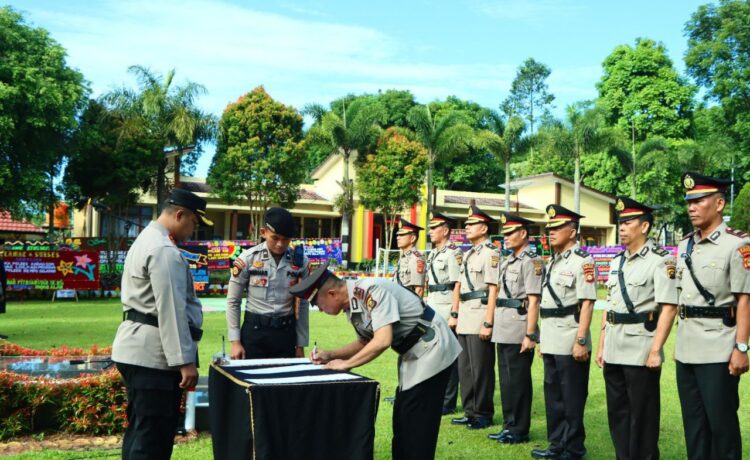 Upacara sertijab Waka Polres, Kabag SDM,kabag Log, Kapolsek, Kasi Humas Dan Kasi Propam, Selasa  (16/5/2023) pagi