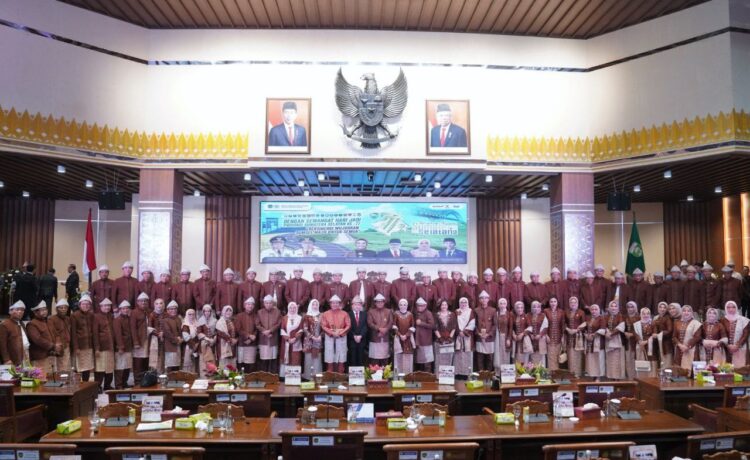 Rapat Paripurna Istimewa dalam rangka hari jadi ke-77 Provinsi Sumatera Selatan, Senin (15/5/2023