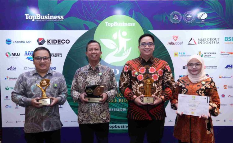 PT Bukit Asam Tbk (PTBA) sukses meraih 3 penghargaan dalam ajang TOP CSR Awards 2023