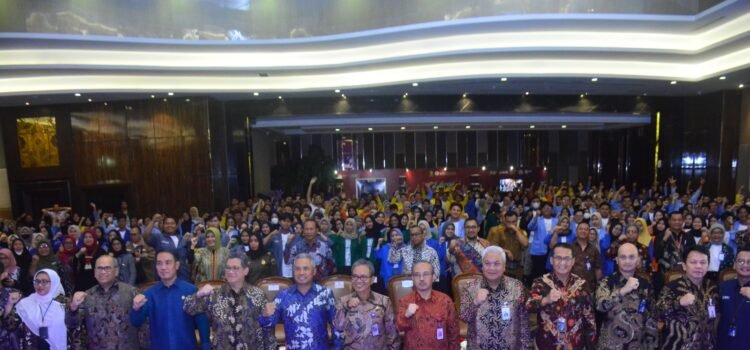 Sekda Sumsel, Ir SA Supriono saat menghadiri Edukasi Digital dan Keuangan Inklusif untuk generasi milenial yang diselenggarakan oleh  Bank Indonesia Perwakilan Sumsel bertempat di Ballroom Hotel Arista, Kamis (8/6)