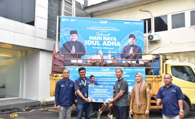 PT Pelabuhan Indonesia (Persero) Group Regional 2 Palembang menyalurkan hewan kurban sebanyak 14 ekor sapi dan 1 eko kambing kepada masyarakat sekitar Lingkungan Pelabuhan Boom Baru Palembang di Kelurahan Lawang Kidul