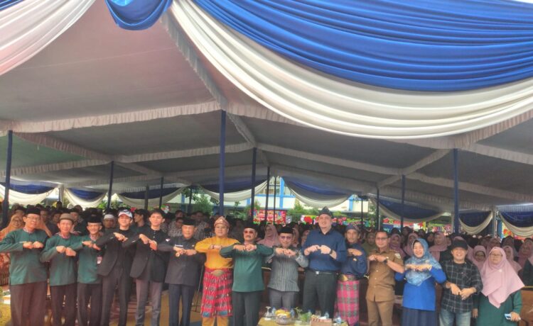 Sekolah Menengah Atas (SMA) Negeri 6 Palembang menggelar Tabliqh Akbar yang merupakan rangkaian peringatan Hari Ulang Tahun SMA Negeri 6 Palembang yang ke 42, Kamis (20/7).