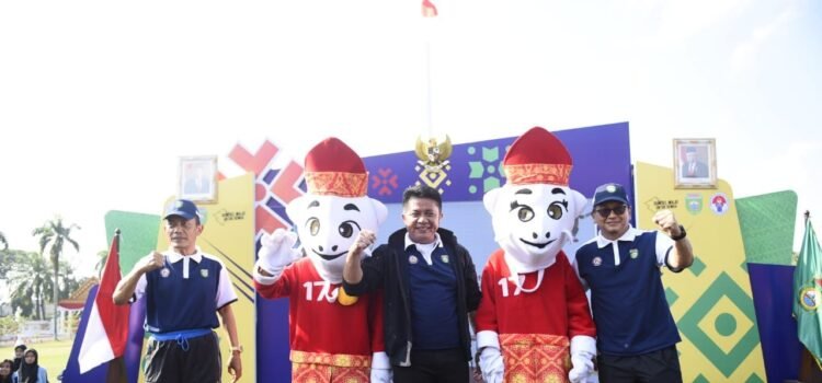 Gubernur Sumsel H. Herman Deru resmi melaunching logo dan maskot Pekan Olahraga Pelajar Nasional (POPNAS)XVI Tahun 2023, di halaman Griya Agung Palembang, Senin (31/7).