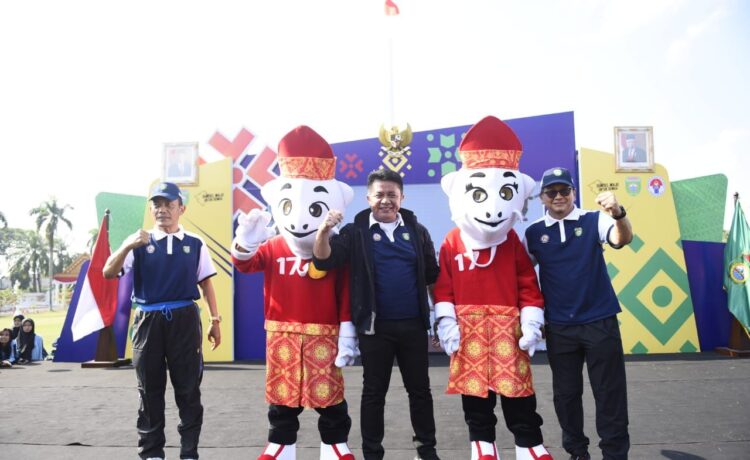 Gubernur Sumsel H. Herman Deru resmi melaunching logo dan maskot Pekan Olahraga Pelajar Nasional (POPNAS)XVI Tahun 2023, di halaman Griya Agung Palembang, Senin (31/7).