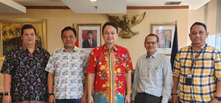 Pengurus Pusat Ikatan Wartawan Online (IWO) saat beraudiensi dengan Wamendag Dr Jerry Sambuaga BA MA