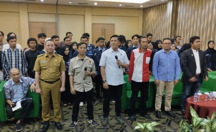Jurnalis Online Sriwijaya bersama Polda Sumsel mendeklarasikan Pemilu Damai 2024 melalui rangkaian kegiatan diskusi terbuka di Hotel Maxone Palembang, Selasa (29/08)